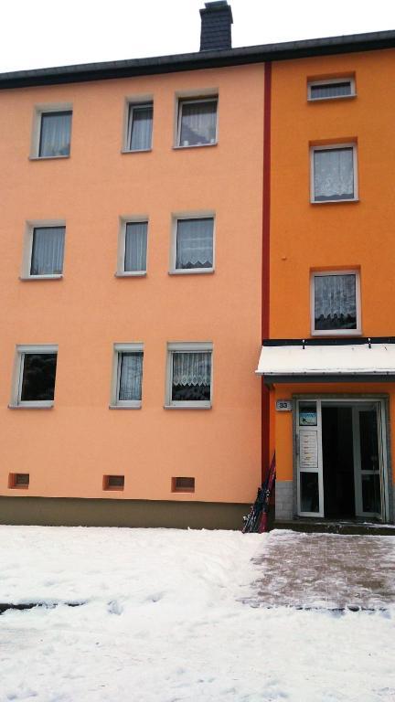 Zeche 33 *